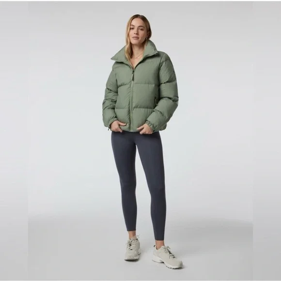 Vuori Hillside Down Jacket Sz. Small with tags - Picture 1 of 4